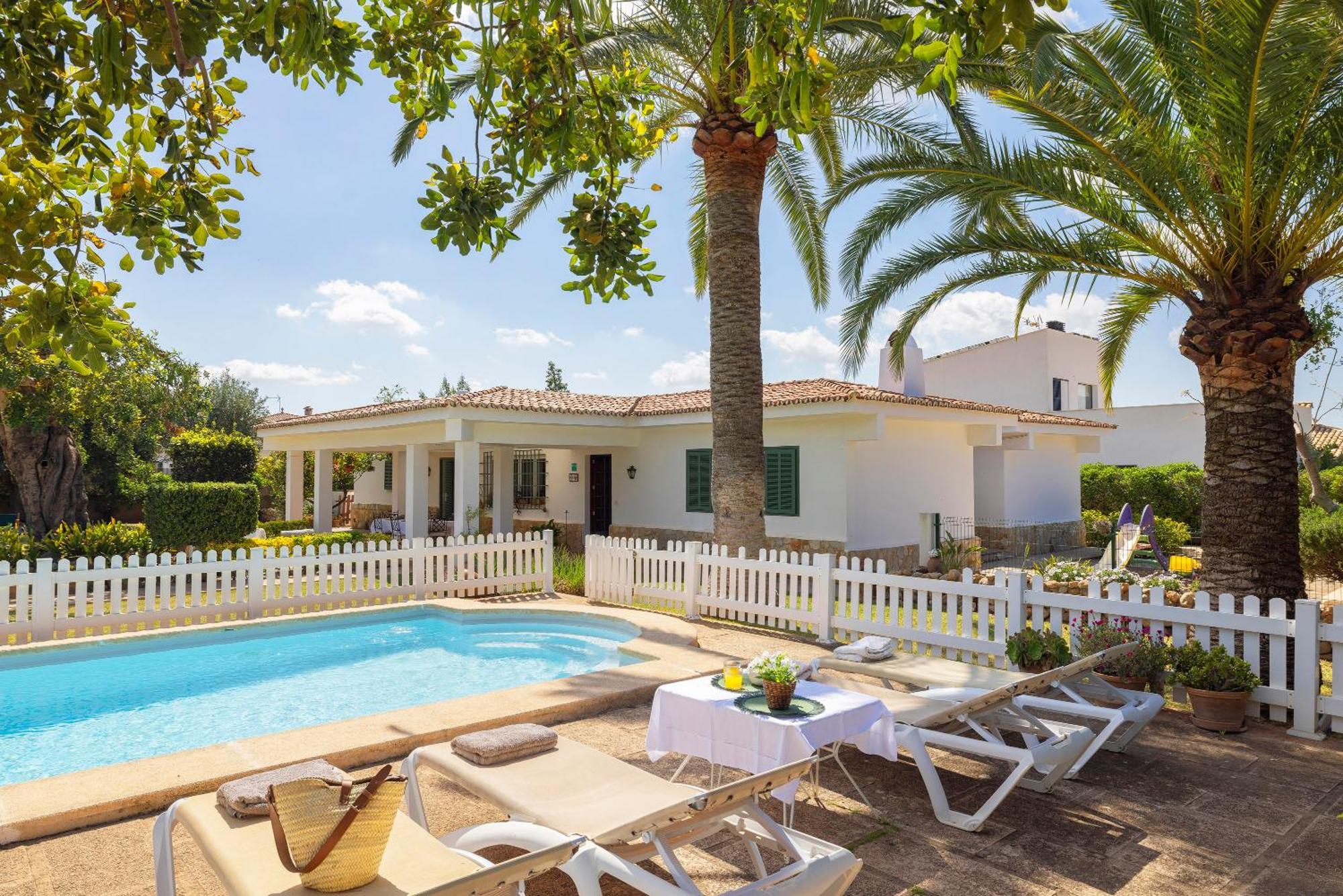 Ideal House For Two Families With Pool And Barbecue Palmanyola Luaran gambar