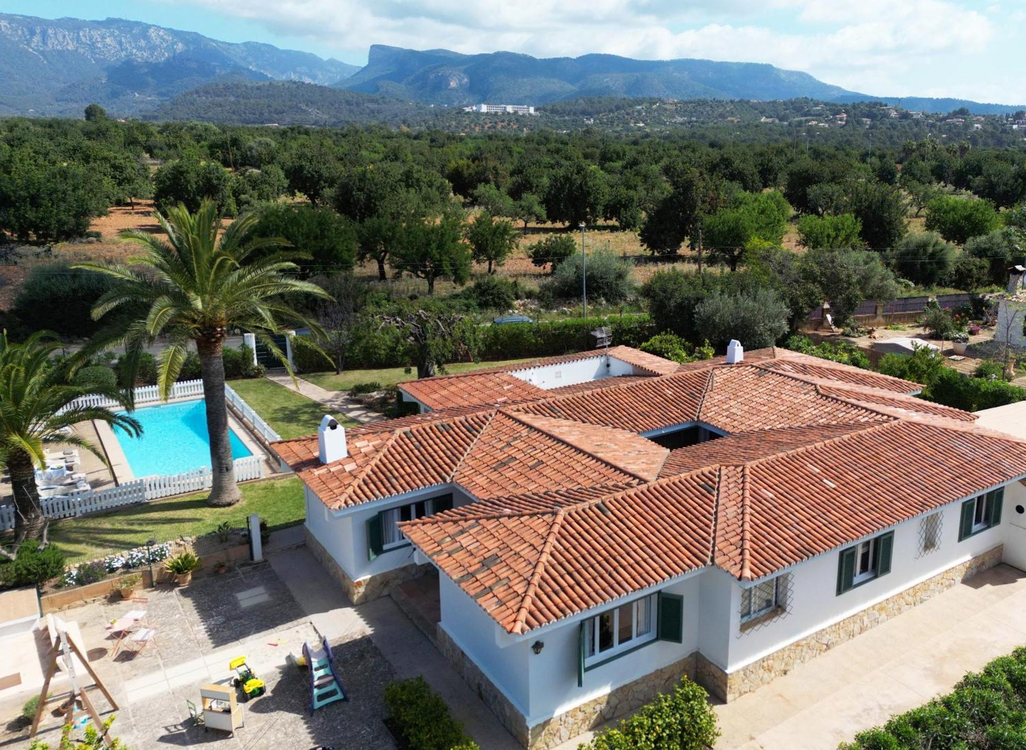 Ideal House For Two Families With Pool And Barbecue Palmanyola Luaran gambar