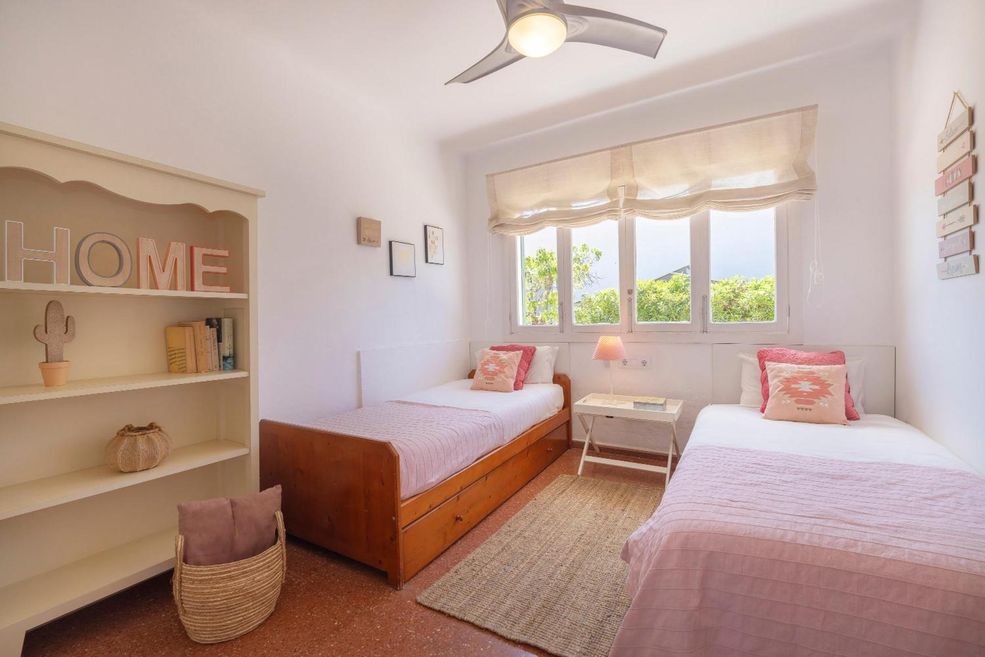 Ideal House For Two Families With Pool And Barbecue Palmanyola Luaran gambar