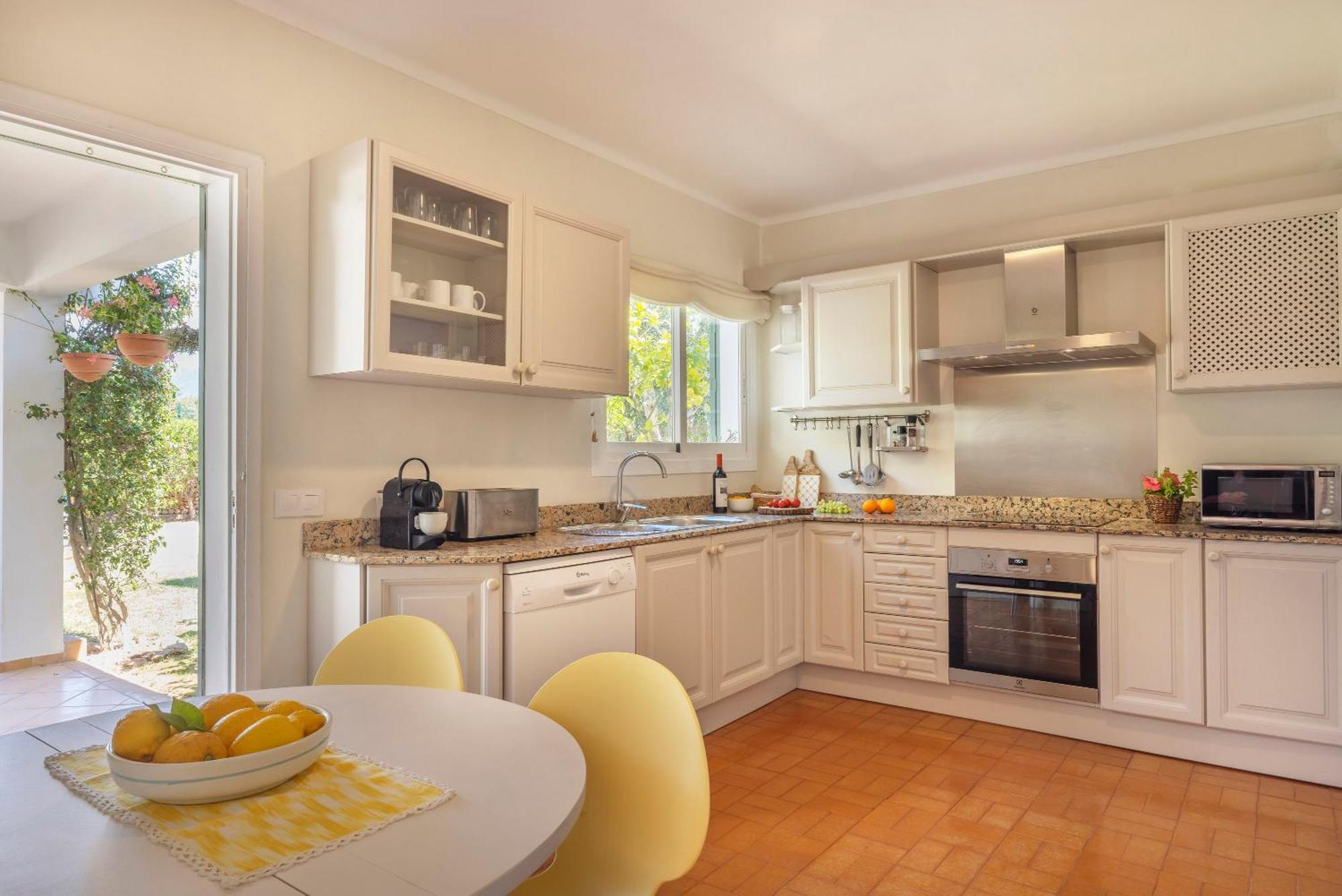 Ideal House For Two Families With Pool And Barbecue Palmanyola Luaran gambar